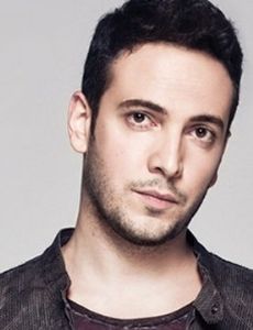 Oguzhan Koç esposo de Demet Özdemir