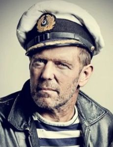 Paul Simonon novio de Pearl Harbour