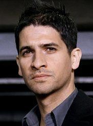 Raza Jaffrey esposo de Lara Pulver