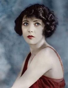 Renée Adorée amante de Douglas Fairbanks