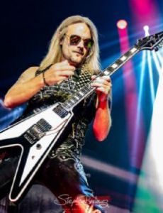 Richie Faulkner novio de Mariah Lynch