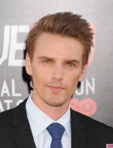 Riley Smith novio de Danneel Ackles