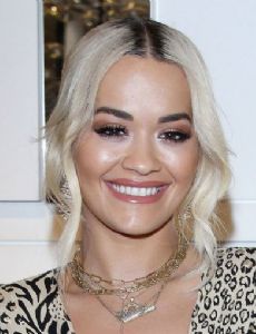 Rita Ora novia de Calvin Harris