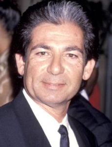 Robert Kardashian amante de Priscilla Presley