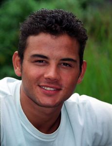 Ryan Thomas novio de Amy Jackson