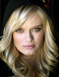 Sara Paxton novia de Lucas Grabeel