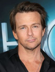 Sean Patrick Flanery novio de Sacha Grierson