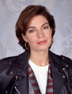 Sela Ward novia de Peter Weller