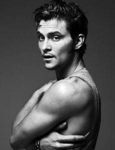 Shiloh Fernandez novio de Juno Temple