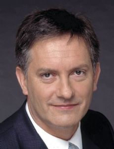 Simon McCoy esposo de Victoria Graham