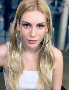 Sinem Kobal esposa de Kenan Imirzalioglu