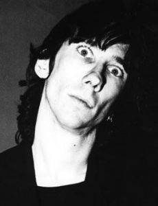 Stiv Bators novio de Bebe Buell