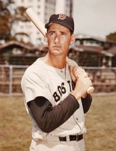 Ted Williams novio de Julie Adams