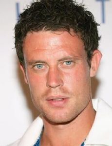 Wayne Bridge esposo de Frankie Bridge