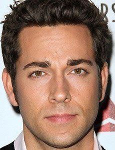 Zachary Levi amante de Rachael Taylor