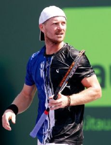Alex Bogomolov, Jr