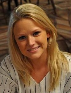 Amanda Negreanu