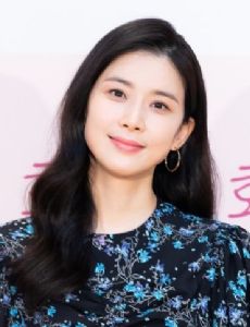 Lee Bo-young