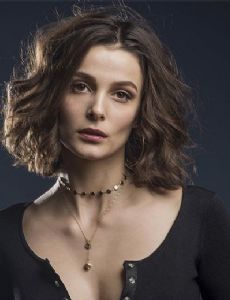 Büsra Develi