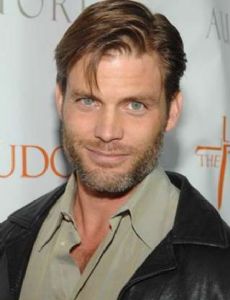 Casper Van Dien