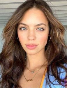 Claudia Sulewski