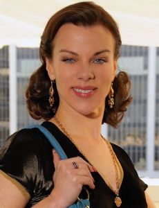 Debi Mazar