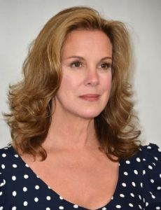Elizabeth Perkins