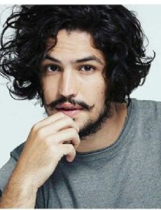 Gabriel Leone