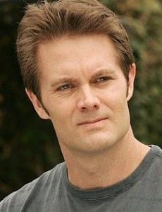 Garret Dillahunt