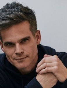 Greg Rikaart
