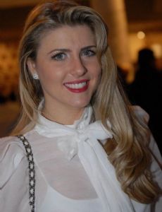 Íris Stefanelli