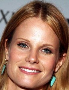 Joelle Carter