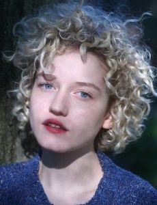 Julia Garner