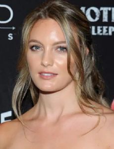Leila George