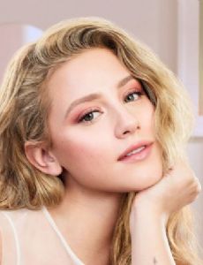 Lili Reinhart