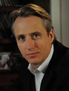 Linus Roache