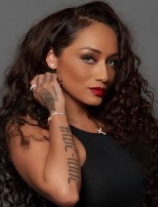 Nia Guzman
