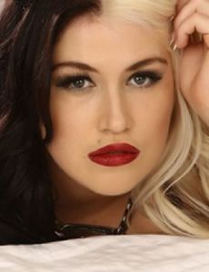 Nikki Phoenix