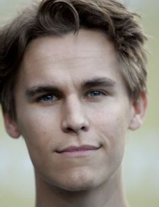 Rhys Wakefield