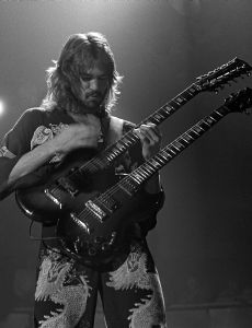 Roger Fisher (guitarist)
