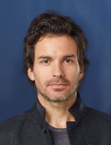 Santiago Cabrera