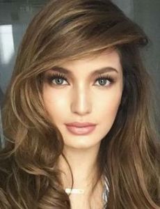 Sarah Lahbati