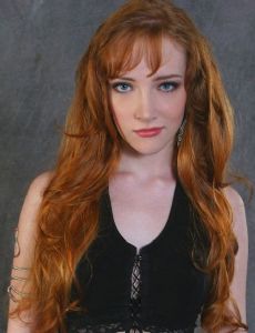 Scarlett Pomers