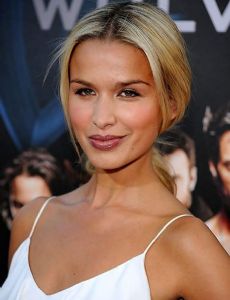 Tahyna MacManus