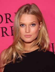 Toni Garrn